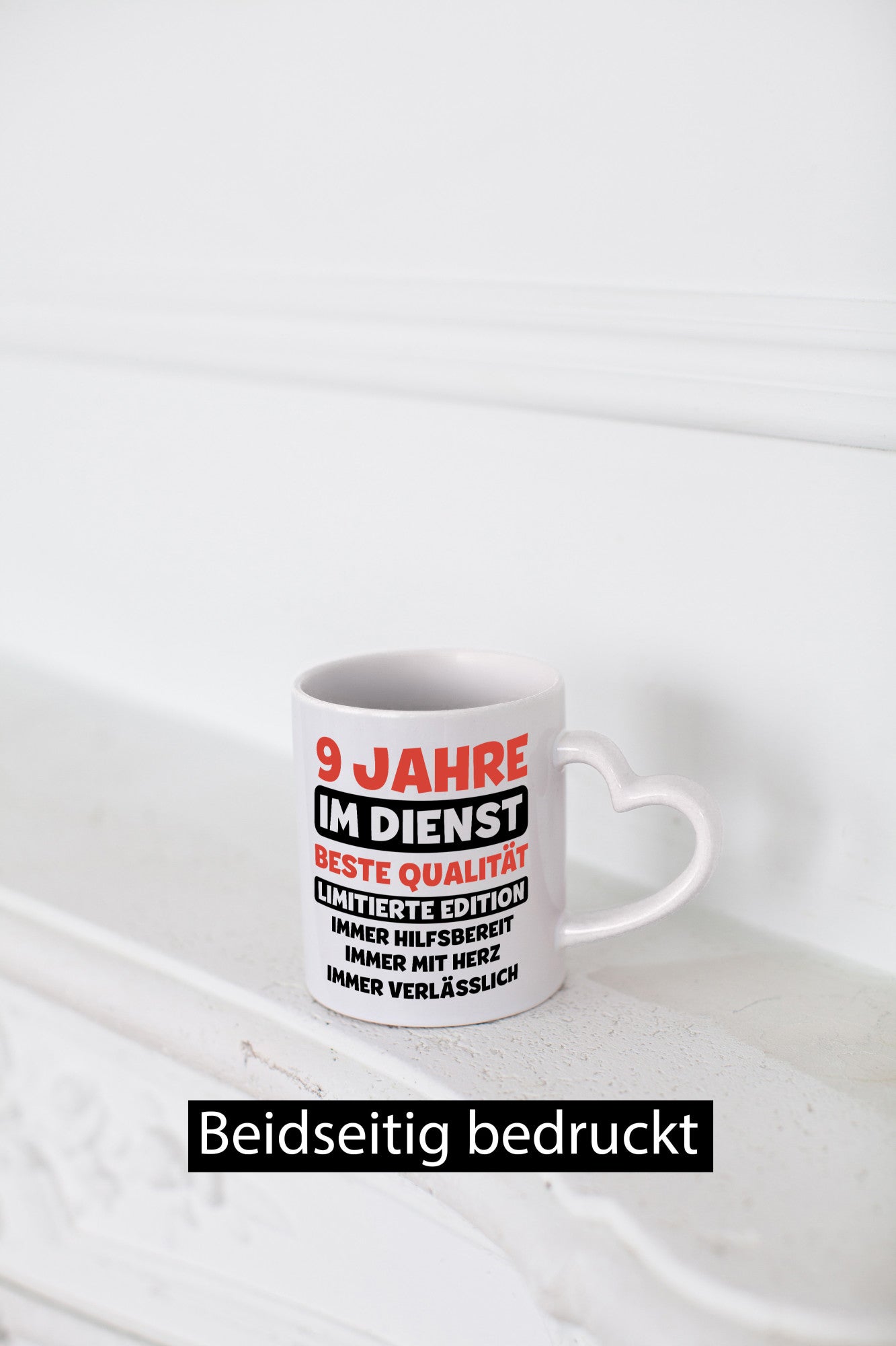 9 Jahre im Dienst | Jubiläum Arbeit v3 Geschenkidee Kollegen Büro Humor Tasse