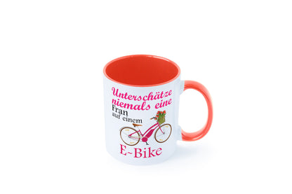 Unterschätze niemals eine Frau | E-Bike Sport Rad fahren lustig Humor