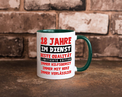 18 Jahre im Dienst | Jubiläum Arbeit v9 Geschenkidee Kollegen Büro Humor Tasse