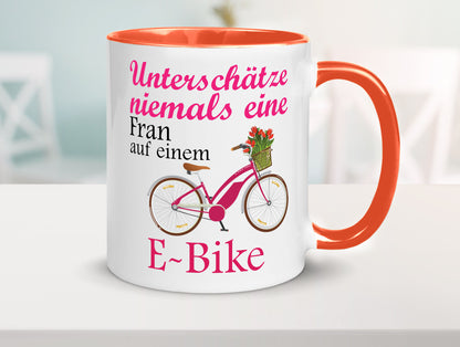 Unterschätze niemals eine Frau | E-Bike Sport Rad fahren lustig Humor