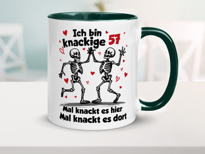 57. Geburtstag | Knackige 57 Ich bin alt lustig Geschenkidee Geschenk Tasse