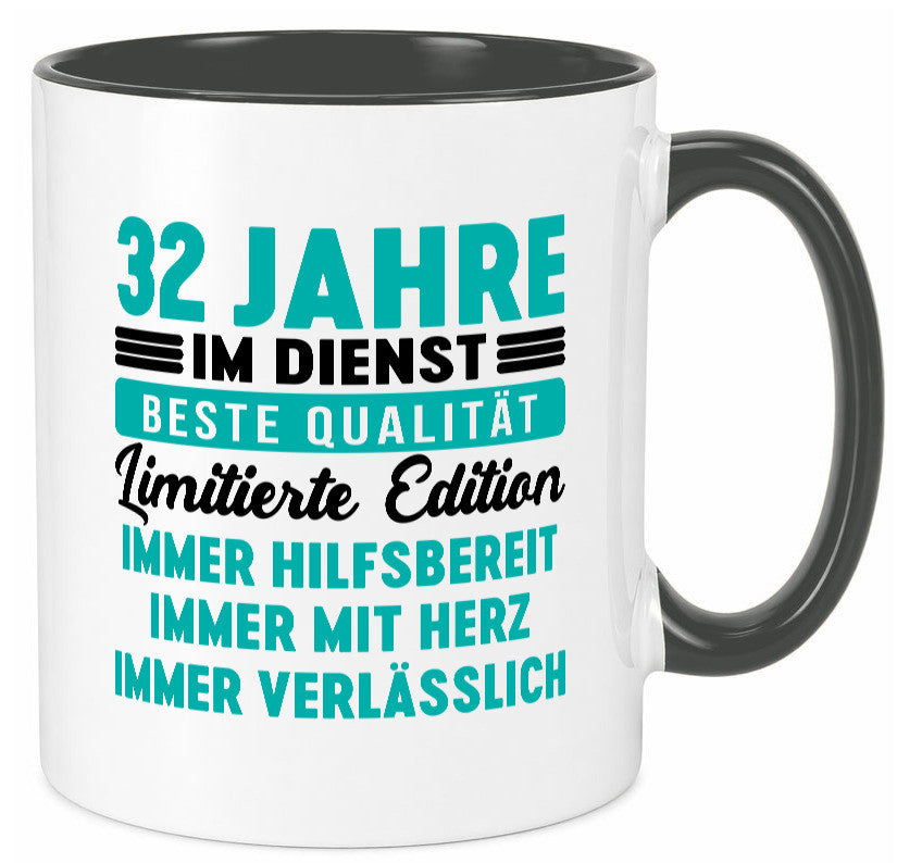 32 Jahre im Dienst | Jubiläum Arbeit v5 Geschenkidee Kollegen Büro Humor Tasse