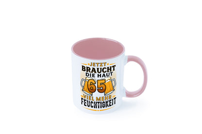 65 braucht die haut mehr Feuchtigkeit | 65. Geburtstag Humor Geschenkidee Tasse
