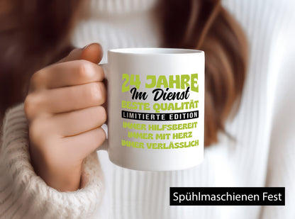 24 Jahre im Dienst | Jubiläum Arbeit v4 lustig Kollegen Büro Geschenk Tasse