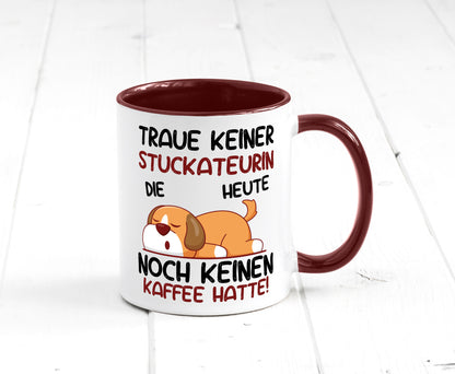 Traue keiner Stuckateurin | Innenausbau lustig Humor Geschenkidee Geschenk Tasse