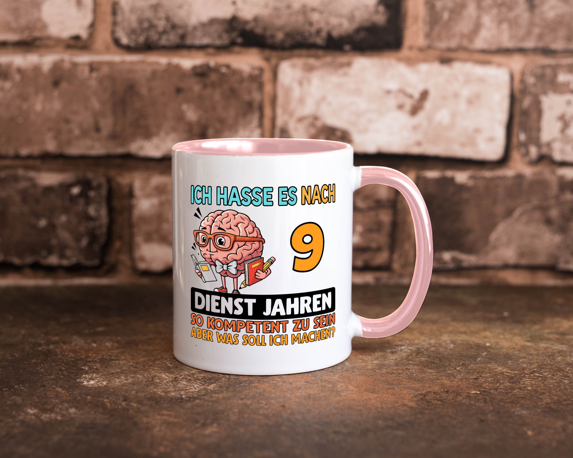 9 Dienstjahre | Arbeit Kompetent Humor Kollegen Büro Geschenkidee Tasse