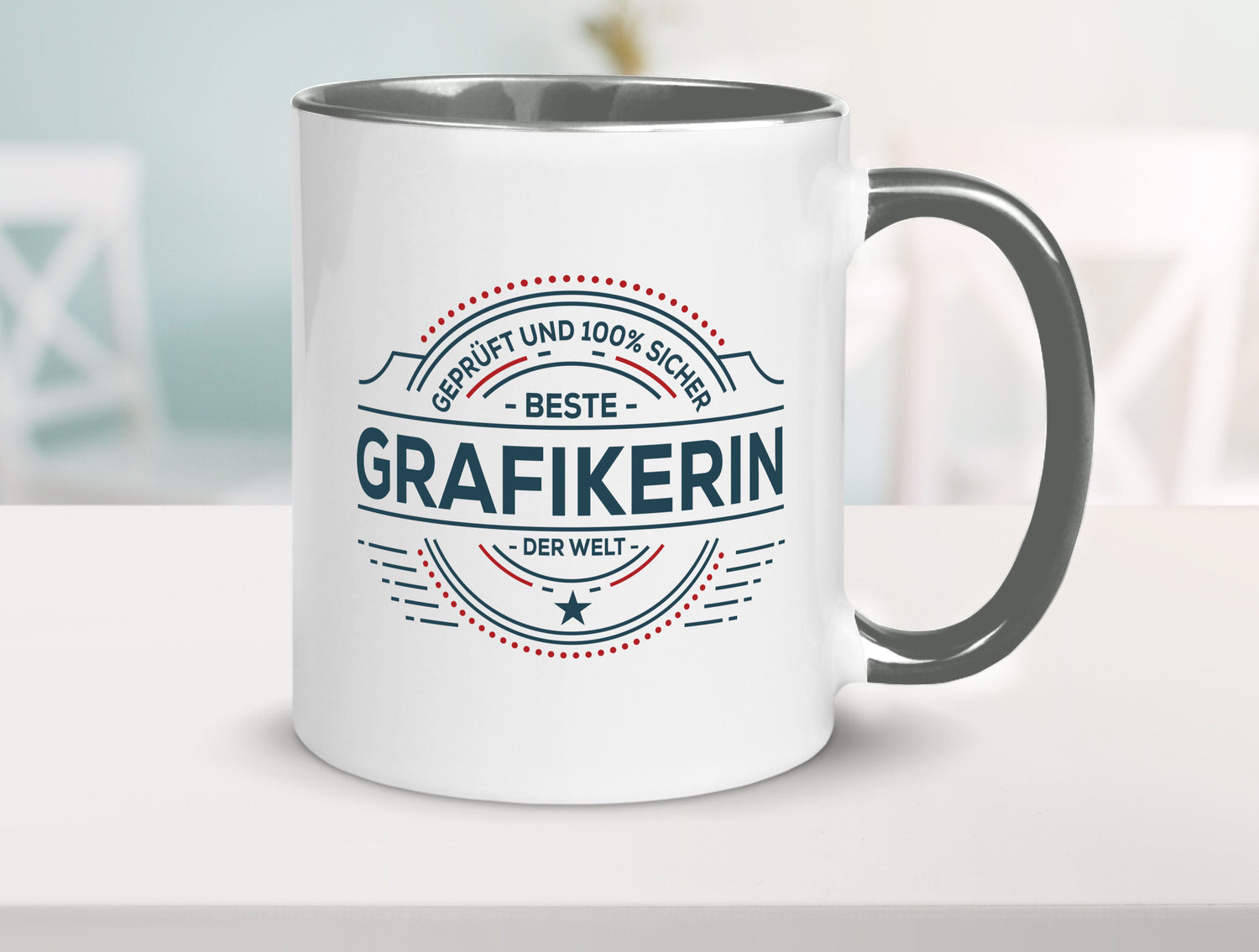 Geprüft und sicher: Grafikerin | Grafik Design Humor Geschenkidee Tasse