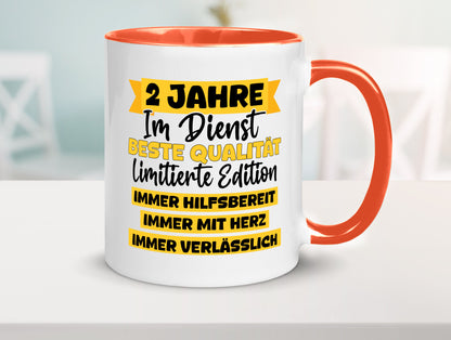 2 Jahre im Dienst | Jubiläum Arbeit v8 lustiger Spruch Geschenk Kollegen Büro
