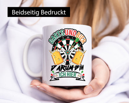 Dart und bier darum bin ich hier | Geschenkidee Humor Tasse