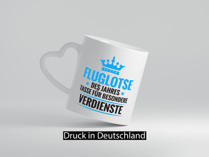 Besonderer Verdienst: Fluglotse | Flugverkehr Flughafen lustiger Spruch Tasse