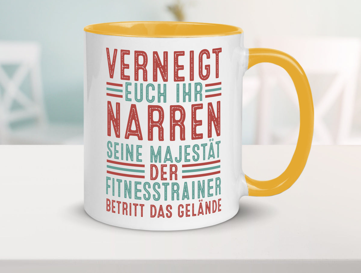 Verneigt euch: Fitnesstrainer | Personal Trainer v2 lustig Humor Geschenkidee Tasse