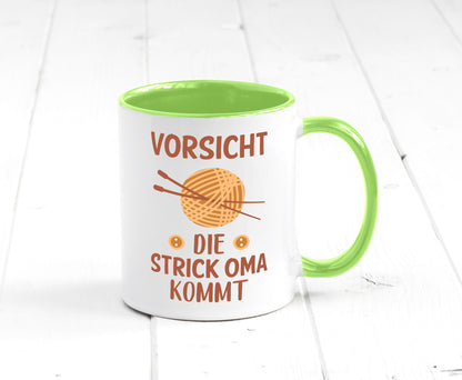 Vorsicht, Strickoma kommt | Wolle Stricknadeln Humor Familie Geschenkidee Tasse
