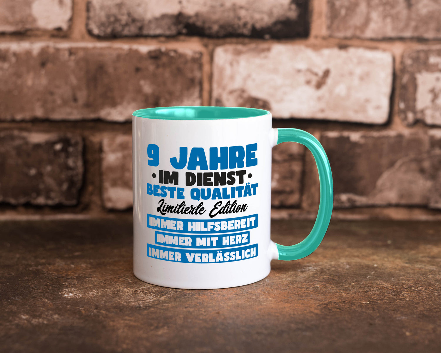 9 Jahre im Dienst | Jubiläum Arbeit v7 lustig Kollegen Büro Geschenk Tasse