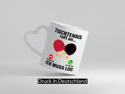 Tischtennis ruft an | Tennis spielen v2 Humor Geschenkidee Tasse