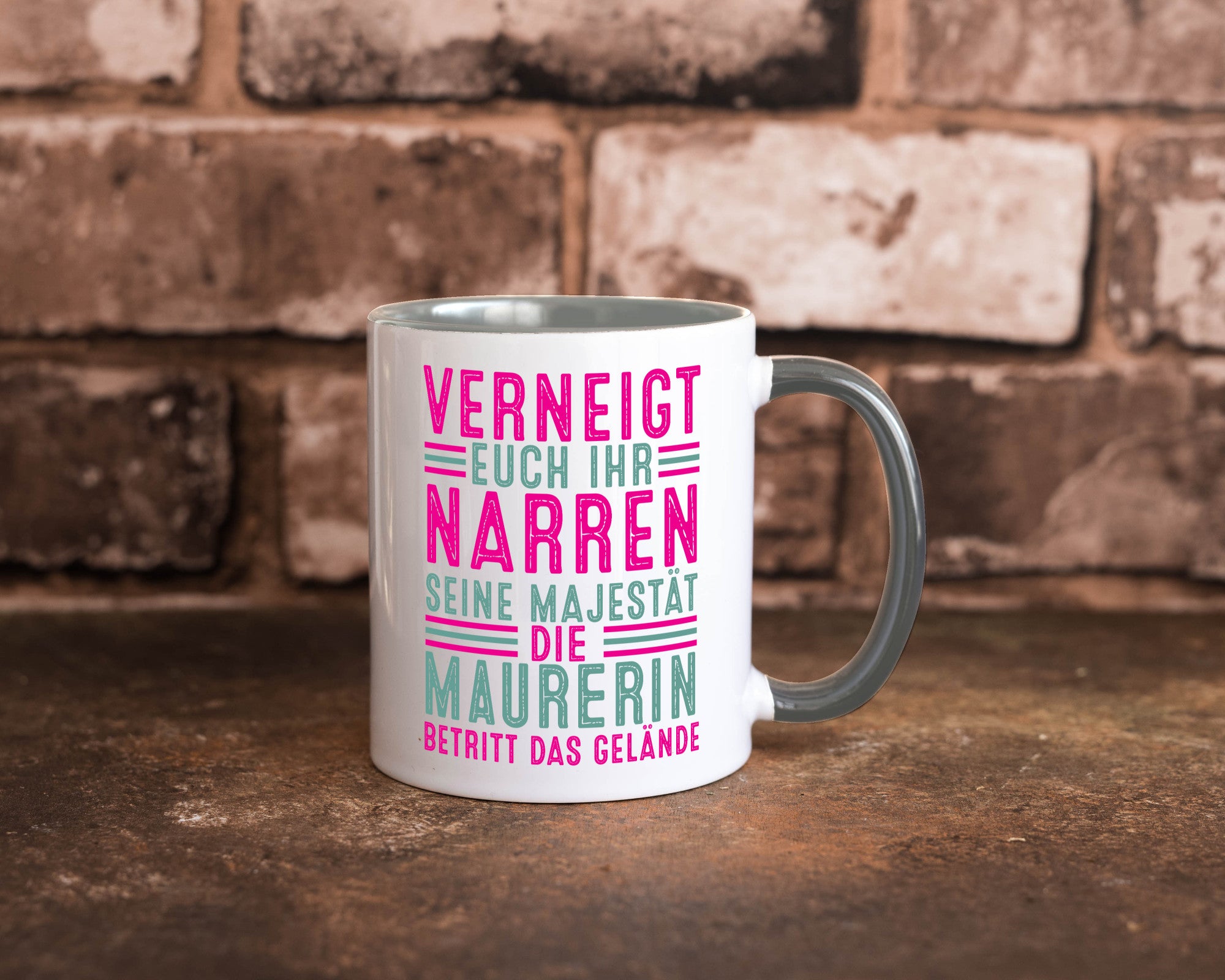 Verneigt euch: Maurerin Humor Geschenkidee Tasse