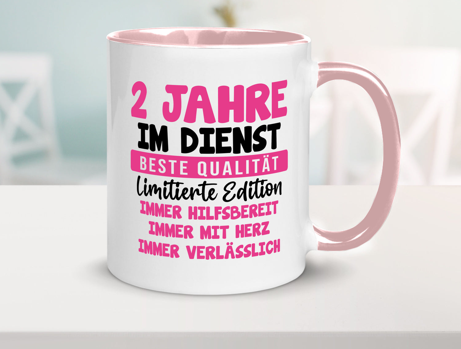 2 Jahre im Dienst | Jubiläum Arbeit v10 lustig Kollegen Büro Geschenk Tasse