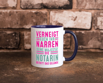 Verneigt euch: Notarin | Juristin lustig Humor Geschenkidee Geschenk Tasse