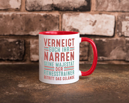 Verneigt euch: Fitnesstrainer | Personal Trainer v2 lustig Humor Geschenkidee Tasse