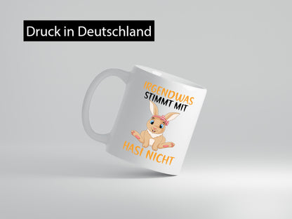 Irgendwas stimmt mit Hasi nicht | Klopapier Hase Maske Humor Familie