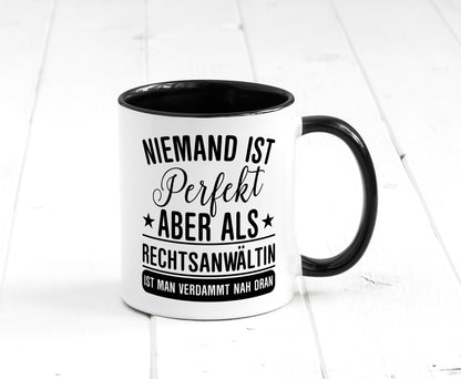 Verdammt nah dran: Rechtsanwältin | Jurstin Anwältin lustiger Spruch Geschenk