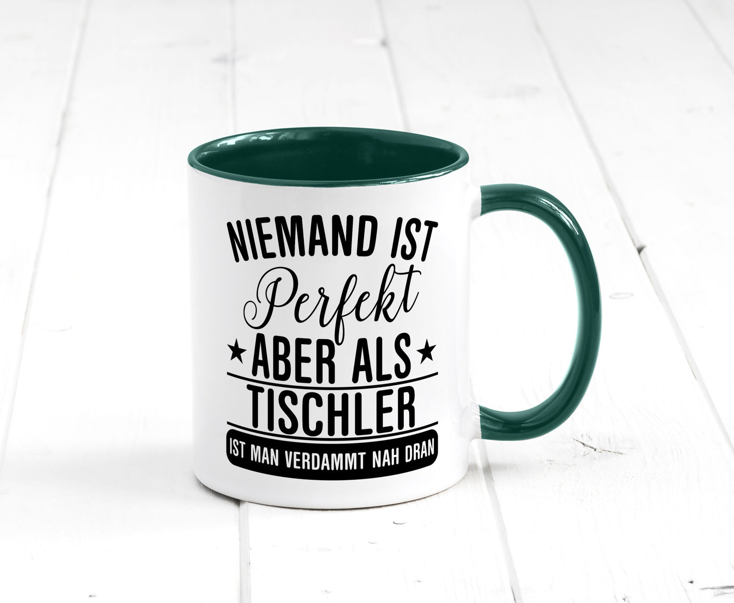 Verdammt nah dran: Tischler | Handwerk Beruf Tischlerei lustig Arbeit Kollegen