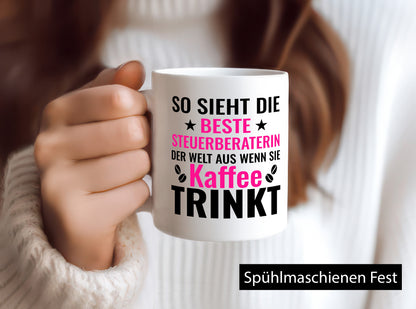 Kaffee trinkt: Steuerberaterin | Steuer Beratung lustig Humor Geschenkidee