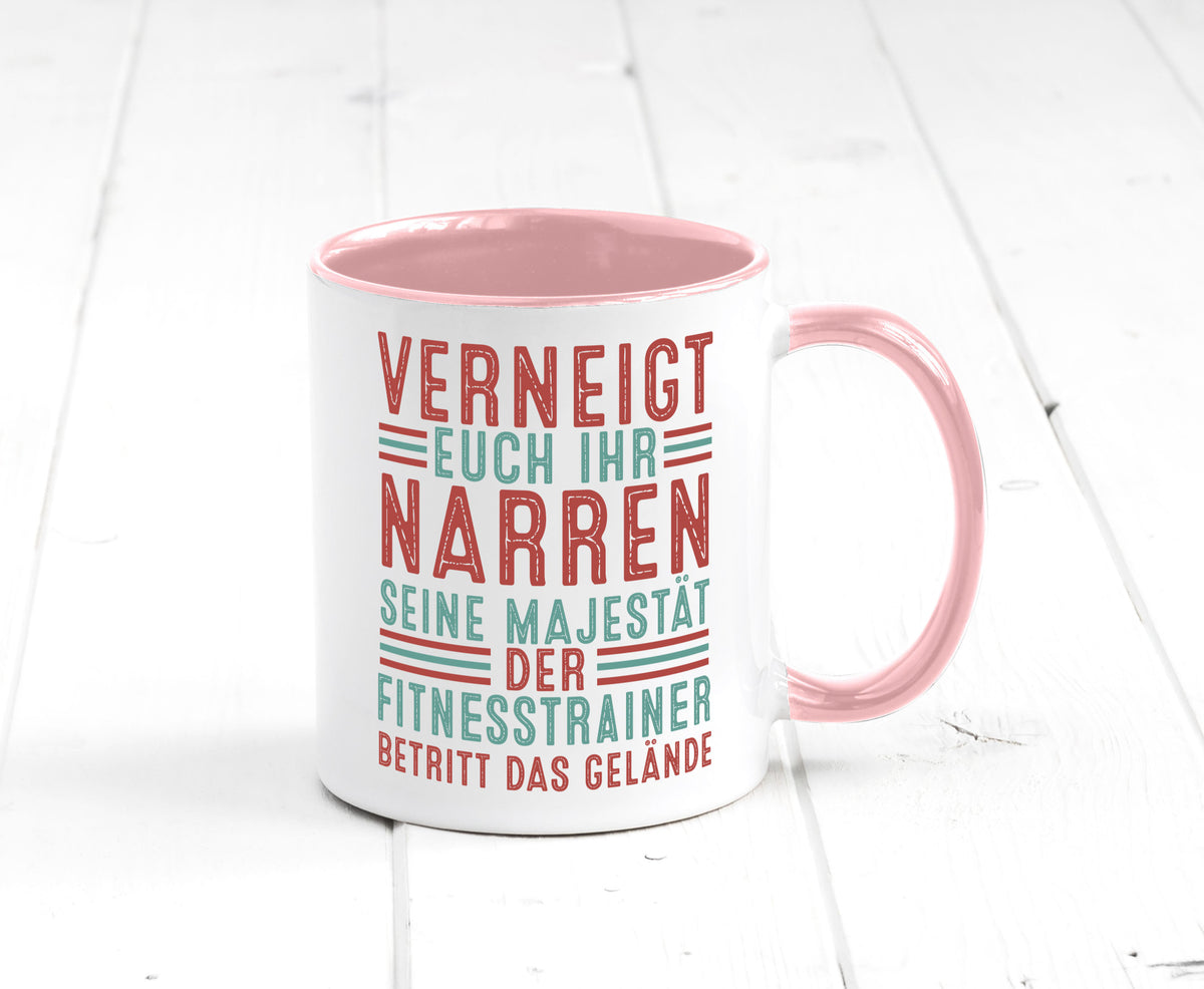 Verneigt euch: Fitnesstrainer | Personal Trainer v2 lustig Humor Geschenkidee Tasse