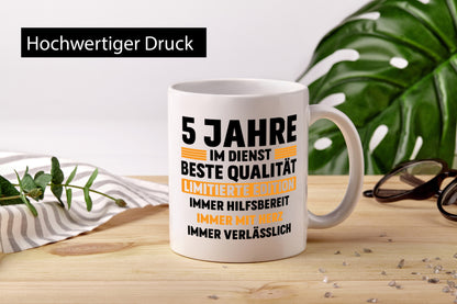 5 Jahre im Dienst | Jubiläum Arbeit v2 Geschenkidee Kollegen Büro Humor Tasse
