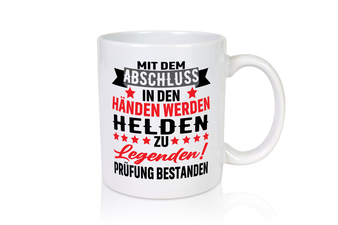Mit dem Abschluss in den Händen | Prüfung bestanden lustig Humor Geschenkidee