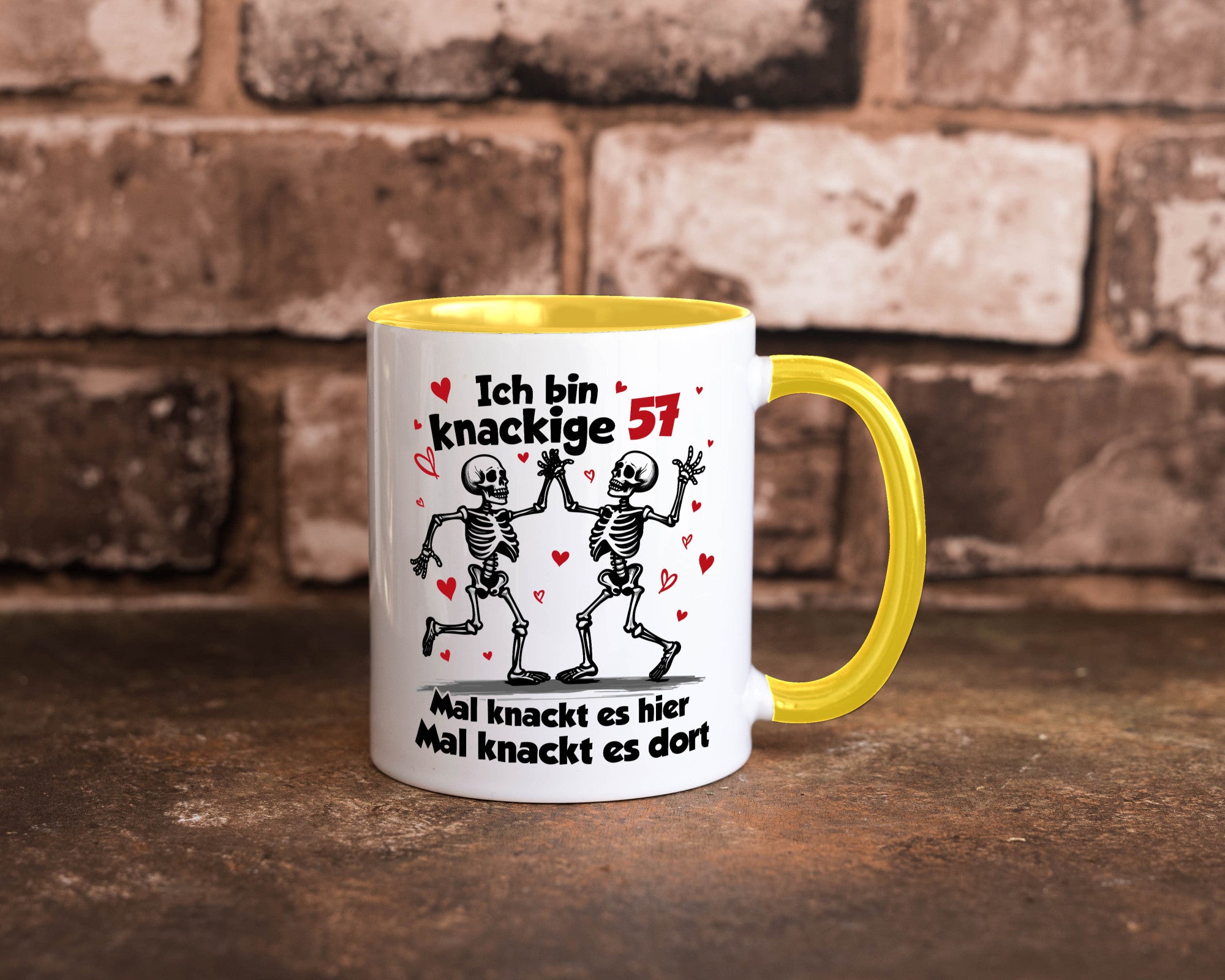57. Geburtstag | Knackige 57 Ich bin alt lustig Geschenkidee Geschenk Tasse
