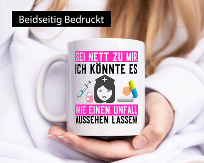Sei nett zu mir | Ärztin Krankenschwester Spritze Geschenk Humor Geschenkidee