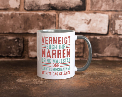 Verneigt euch: Elektromechaniker | Mechaniker v2 Geschenkidee Humor Tasse