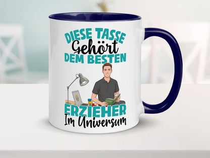 Im Universum: Erzieher | Pädagoge Schule lustig Humor Geschenkidee Geschenk