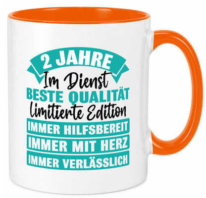 2 Jahre im Dienst | Jubiläum Arbeit v2 Geschenk Kollegen Büro lustiger Spruch Tasse