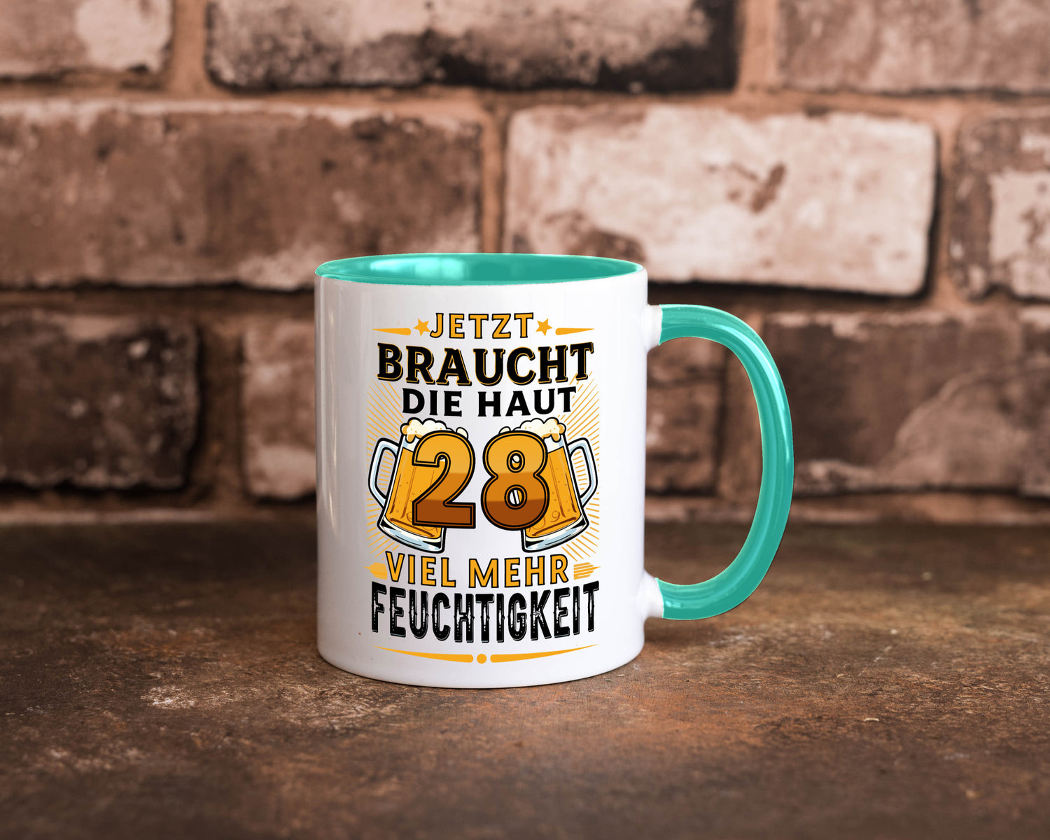 28 braucht die haut mehr Feuchtigkeit | 28. Geburtstag Humor Geschenkidee Tasse