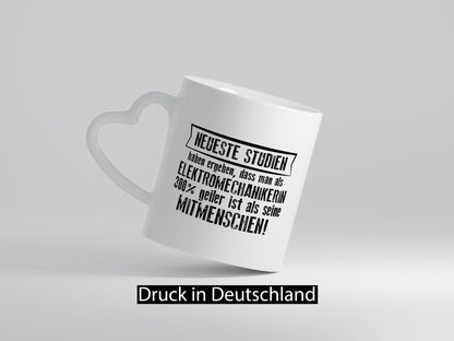 Neuste Studien: Elektromechanikerin | Mechanikerin Humor Geschenkidee Tasse