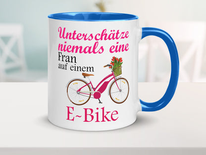 Unterschätze niemals eine Frau | E-Bike Sport Rad fahren lustig Humor
