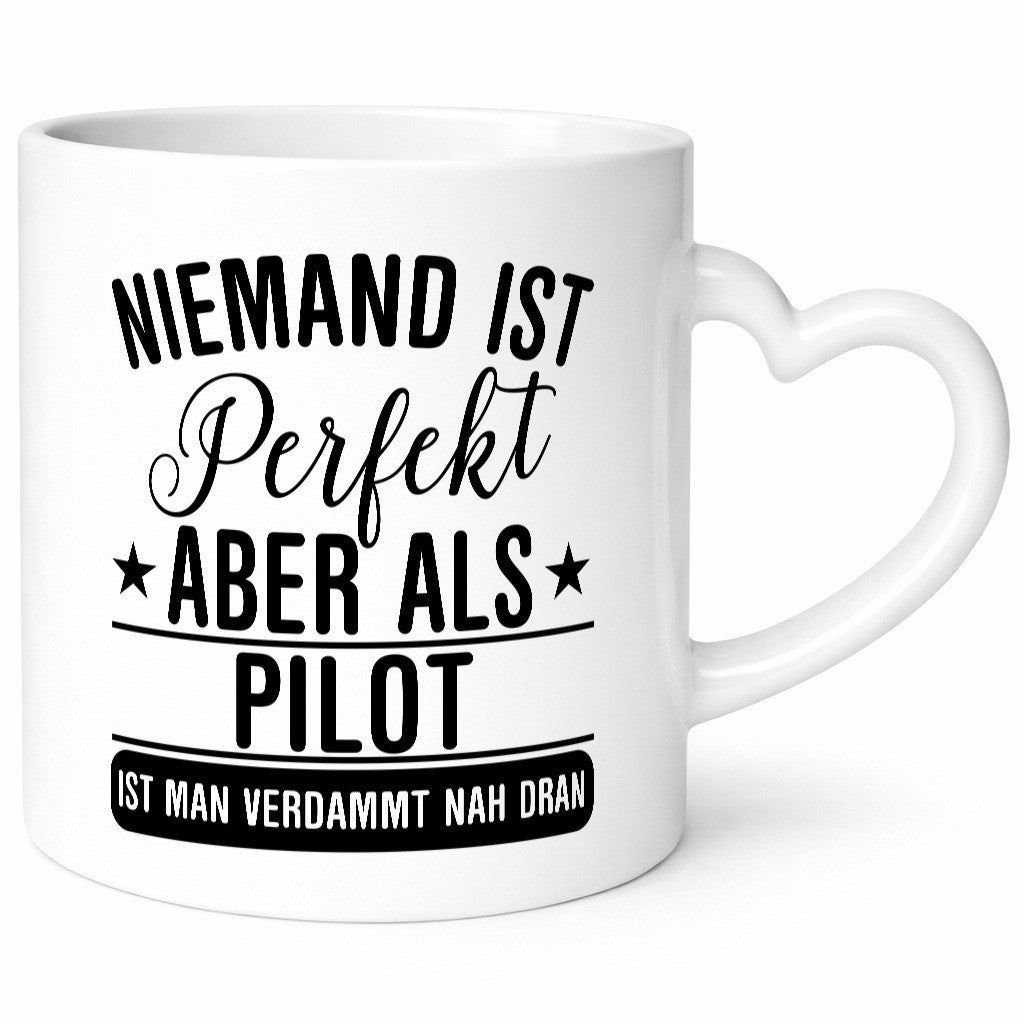 Verdammt nah dran: Pilot | Flugzeug Piloten Humor Geschenkidee Tasse