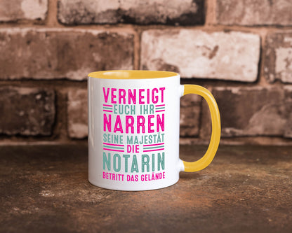 Verneigt euch: Notarin | Juristin lustig Humor Geschenkidee Geschenk Tasse