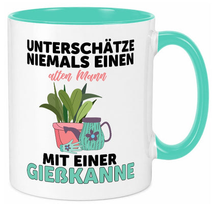 Niemals Mann mit Gießkanne unterschätzen | Blumen lustiger Spruch Geschenk Tasse