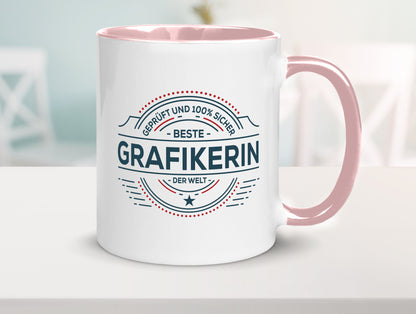 Geprüft und sicher: Grafikerin | Grafik Design Humor Geschenkidee Tasse