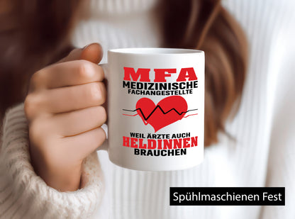 MFA weil ärzte auch Heldinen brauchen | Geschenk Humor Geschenkidee lustiger