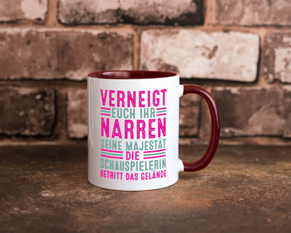 Verneigt euch: Schauspielerin | Theater Humor Geschenkidee Tasse
