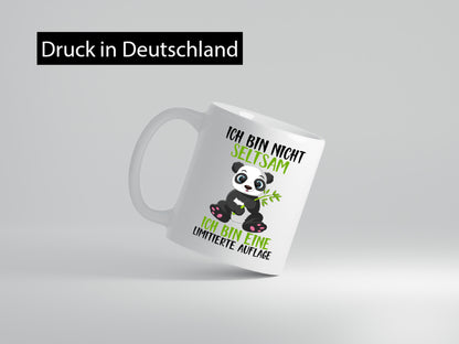 Ich bin nicht seltsam | süßer Pandabär lustiger Spruch Humor Geschenkidee Tasse