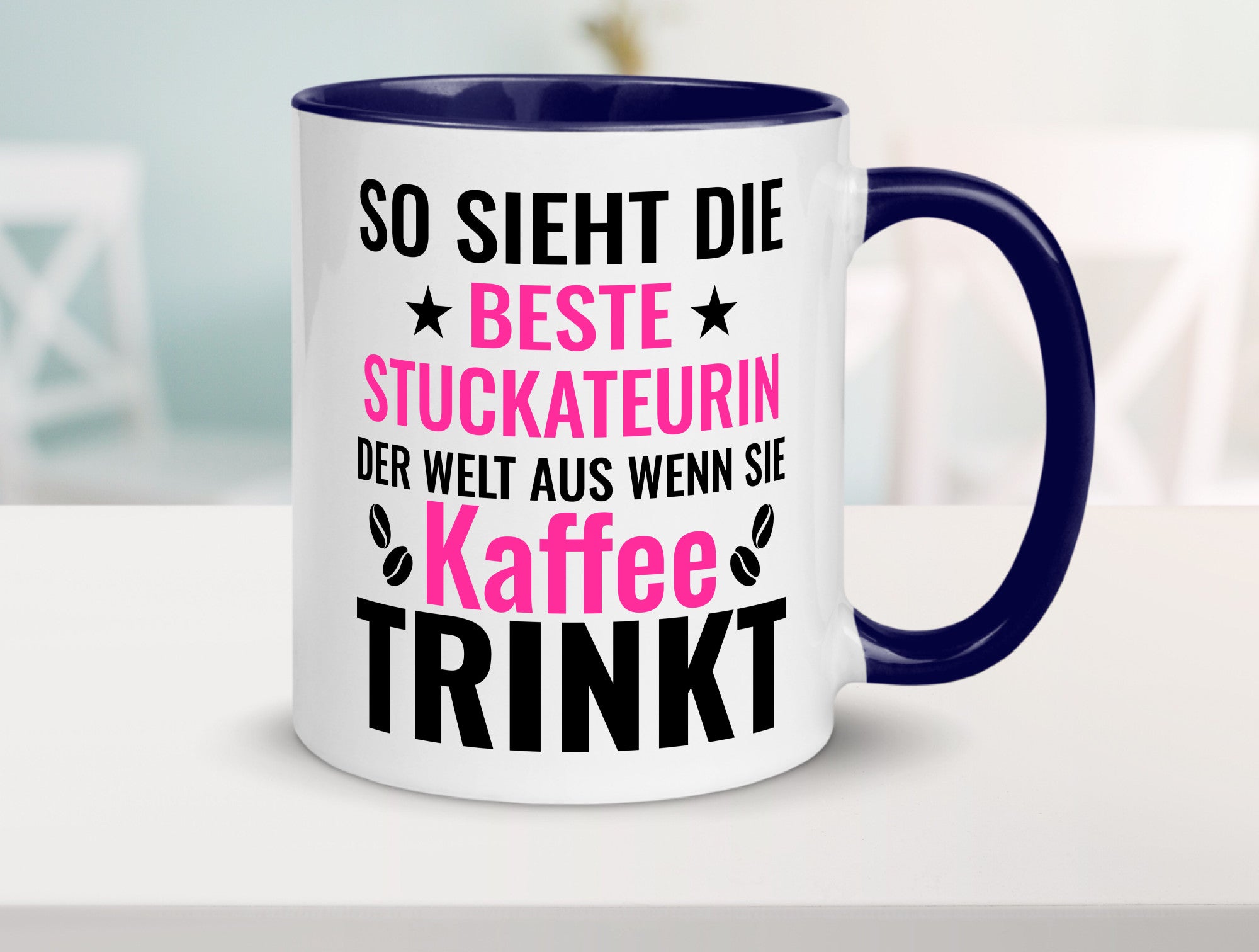Kaffee trinkt: Stuckateurin | Innenausbau Geschenk Humor Geschenkidee lustiger