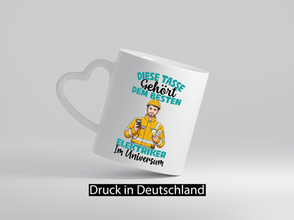 Im Universum: Elektriker | Elektronik Elektrotechnik Geschenkidee Humor Tasse