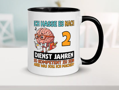 2 Dienstjahre | Arbeit Kompetent lustig Kollegen Büro Geschenk Tasse