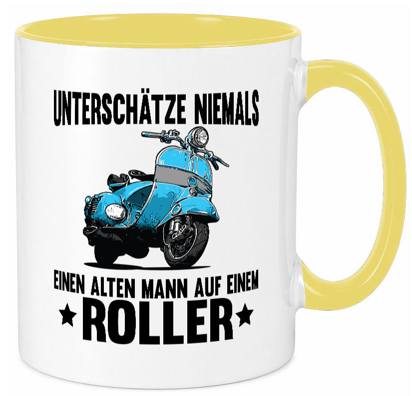 Unterschätze niemals einen alten mann auf einem Roller Humor Geschenkidee Tasse
