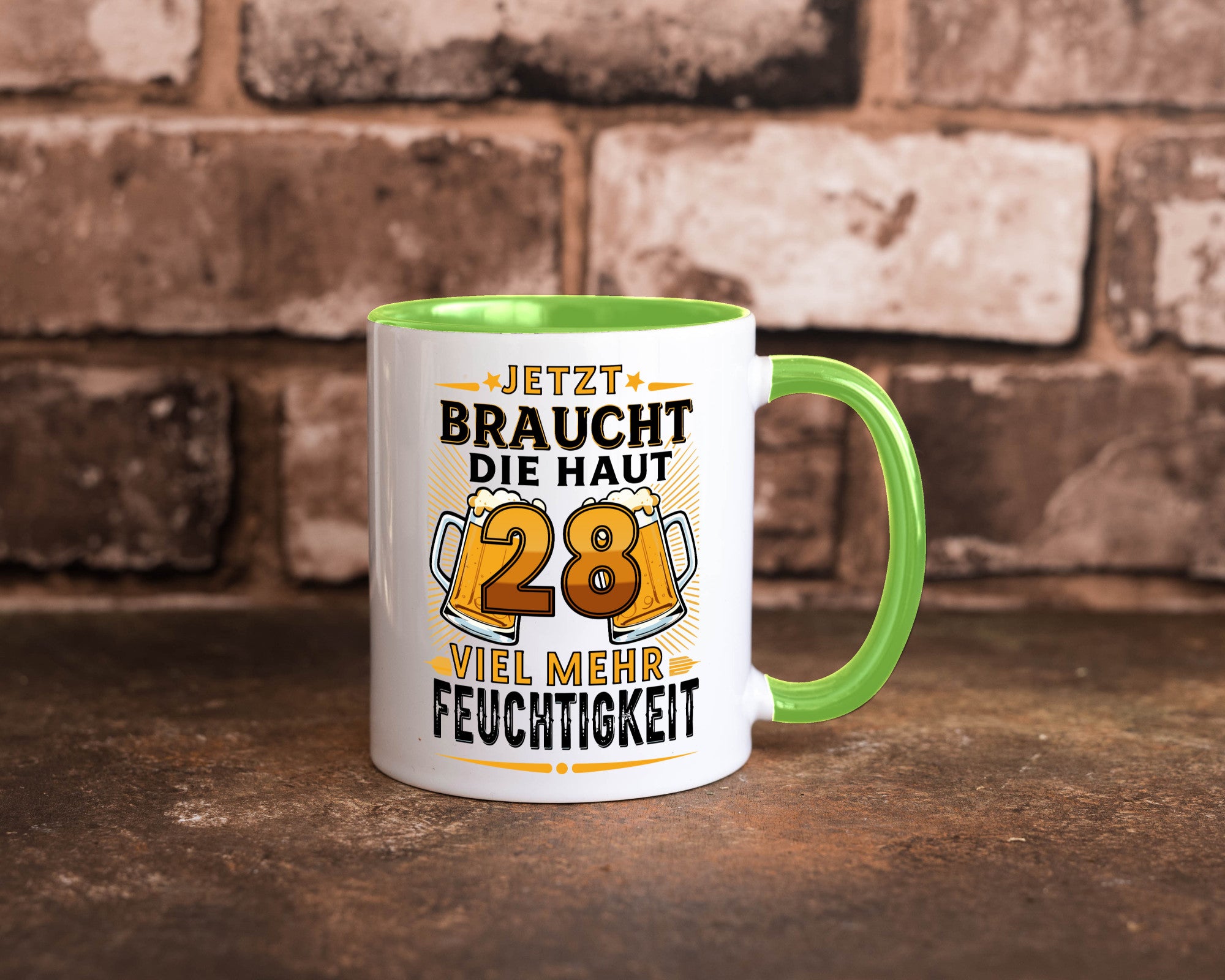 28 braucht die haut mehr Feuchtigkeit | 28. Geburtstag Humor Geschenkidee Tasse