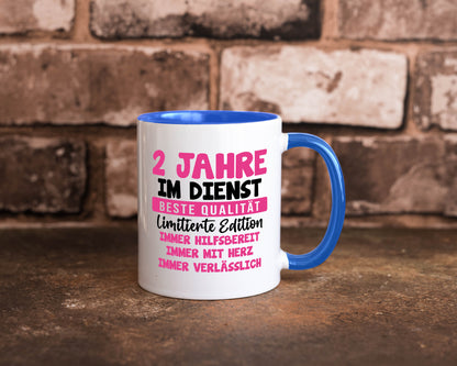 2 Jahre im Dienst | Jubiläum Arbeit v10 lustig Kollegen Büro Geschenk Tasse